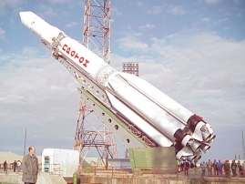 Erection de Proton /  Eutelsat